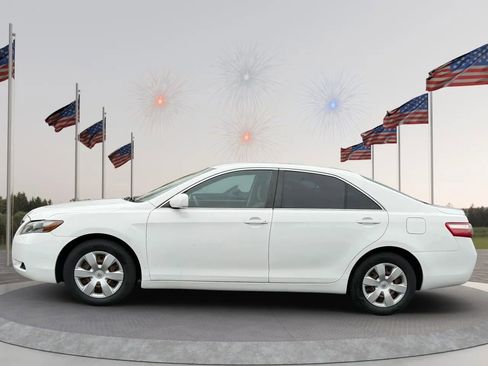 Used 2009 Toyota Camry LE image 4