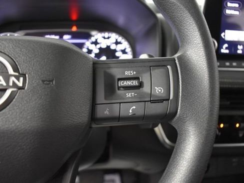 Used 2025 Nissan Rogue S AWD/4WD image 13