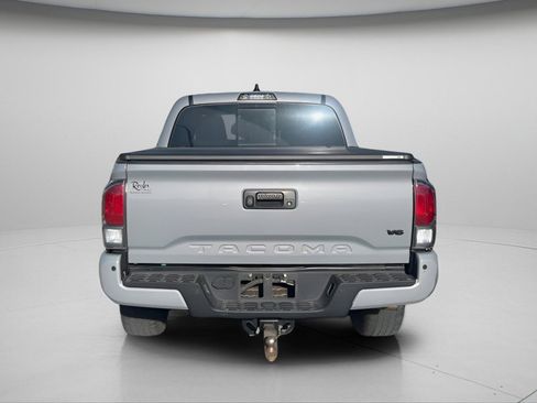 Used 2020 Toyota Tacoma TRD Off-Road w/ Technology Package AWD/4WD image 11