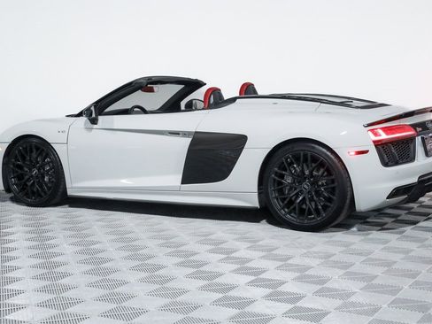 Used 2018 Audi R8 V10 plus image 24