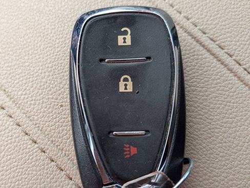 Used 2022 Chevrolet Traverse LS FWD image 37