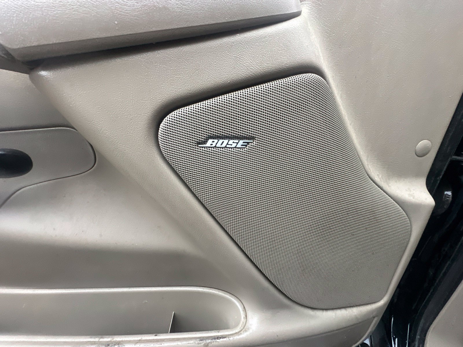 Used 2006 Chevrolet Avalanche Z71 w/ Sun And Sound Package AWD/4WD image 12