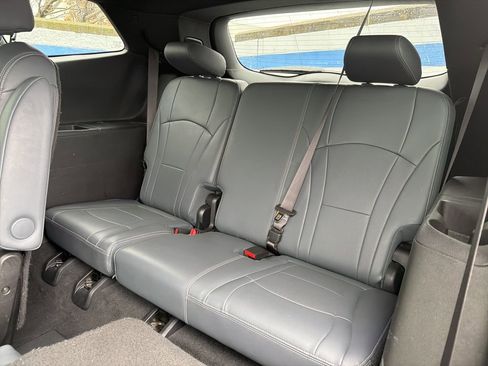 Used 2024 Buick Enclave Premium image 21