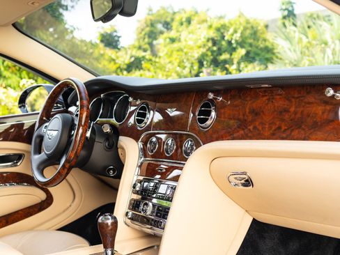 Used 2014 Bentley Mulsanne RWD image 63