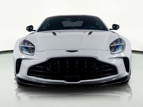 Used 2025 Aston Martin V8 Vantage Coupe image 8