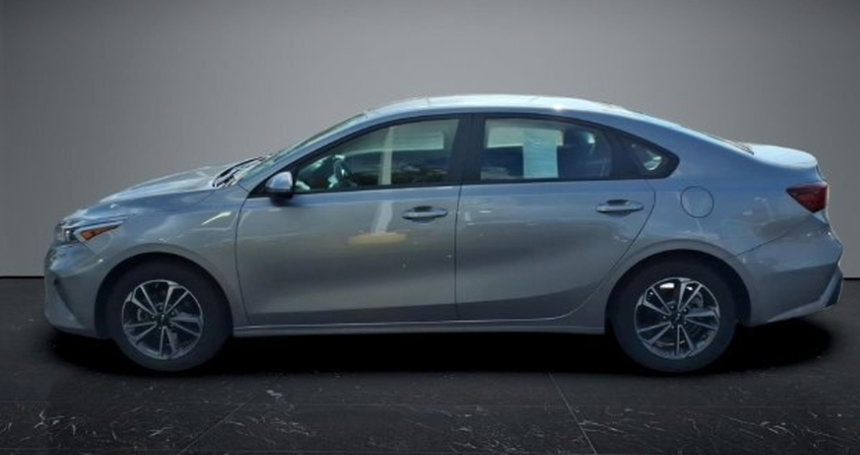 Used 2024 Kia Forte LXS FWD image 3