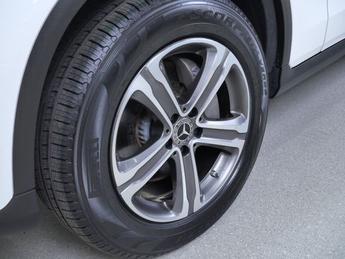 Certified 2022 Mercedes-Benz GLC 300 4MATIC w/ Premium Package Lite image 13