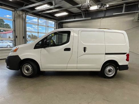 Used 2017 Nissan NV200 S w/ Cruise Control Package image 2