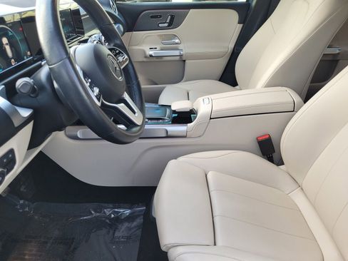 Used 2021 Mercedes-Benz GLB 250 4MATIC image 21
