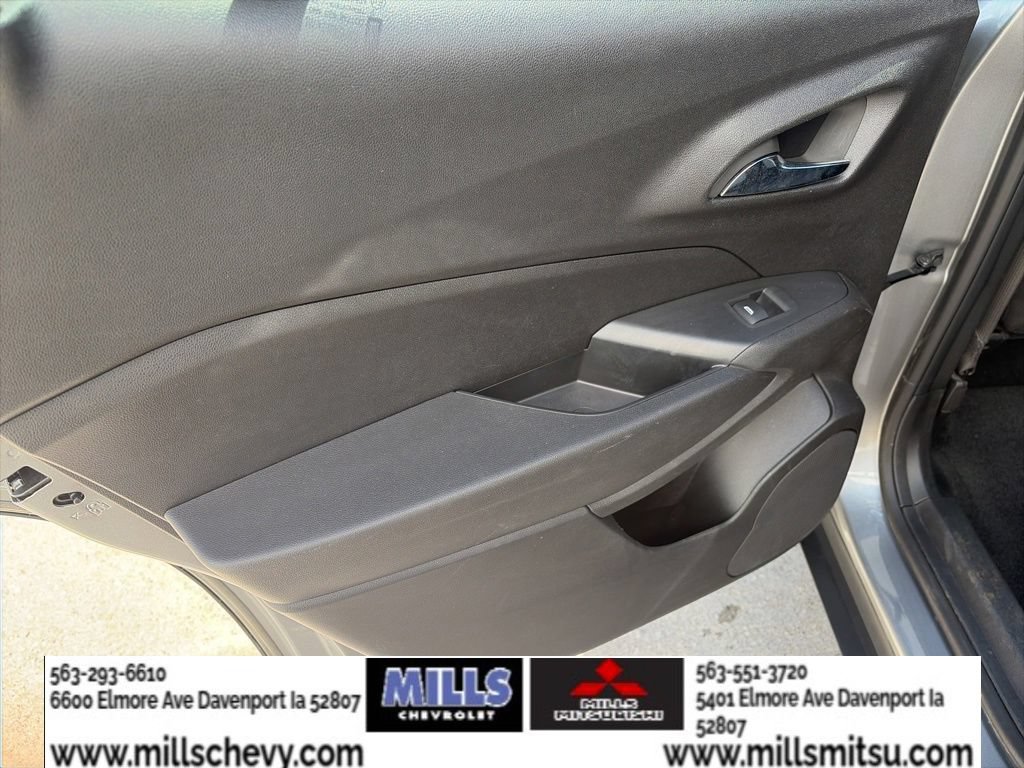Used 2024 Chevrolet Trax RS FWD image 19