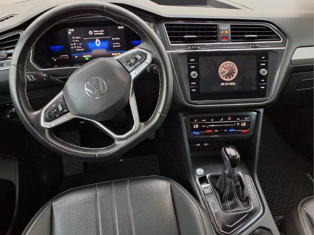 Used 2022 Volkswagen Tiguan SE FWD image 14