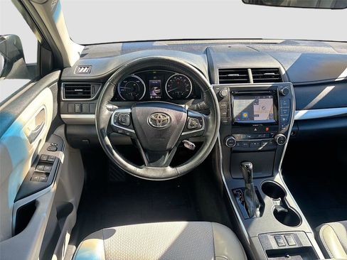 Used 2016 Toyota Camry SE image 25