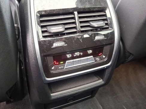 Used 2022 BMW X5 xDrive40i w/ Premium Package image 11