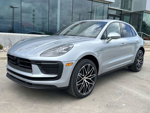 New 2025 Porsche Macan image 1