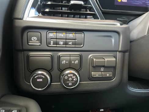 New 2026 Chevrolet Suburban Premier w/ Sun And Tow Package RWD image 23
