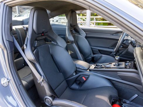 Certified 2025 Porsche 911 GT3 RWD image 60
