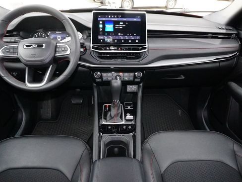 Used 2024 Jeep Compass Trailhawk w/ Trailer Tow Group AWD/4WD image 18
