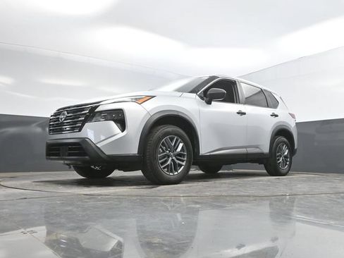Used 2024 Nissan Rogue S FWD image 48