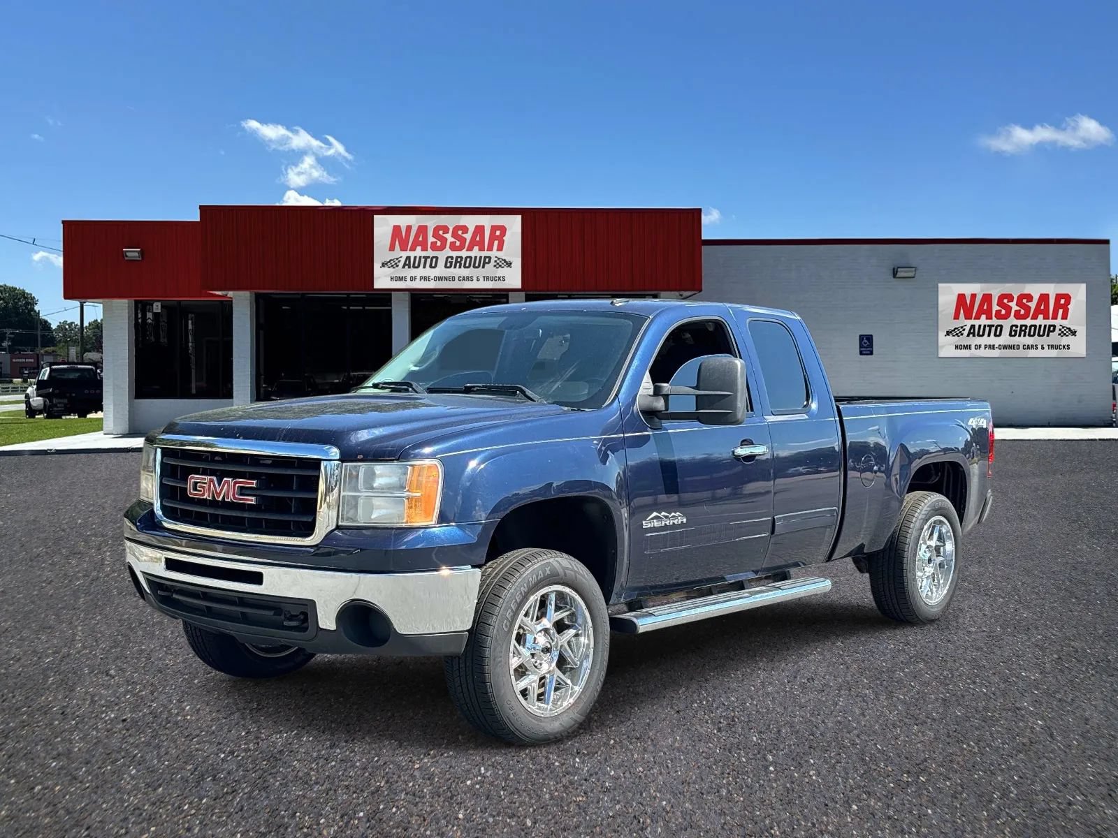 Used 2011 GMC Sierra 1500 SLE AWD/4WD image 1