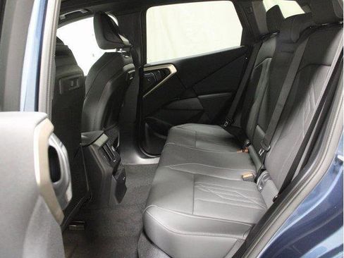 Used 2025 BMW X3 xDrive30i w/ Convenience Package image 8