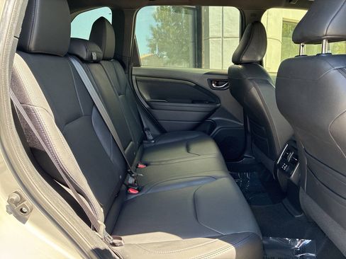 Used 2025 Subaru Forester Limited AWD/4WD image 12