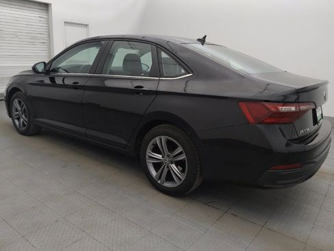 Used 2024 Volkswagen Jetta SE FWD image 3