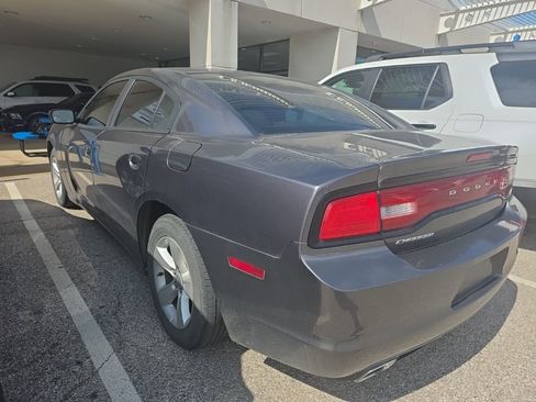 Used 2014 Dodge Charger SE RWD image 6