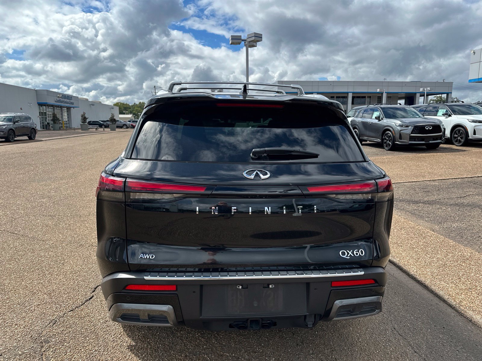 Used 2023 INFINITI QX60 Sensory w/ Vision Package AWD/4WD image 7