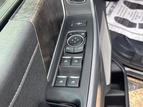 Used 2024 Ford F250 Lariat w/ Lariat Ultimate Package AWD/4WD image 27
