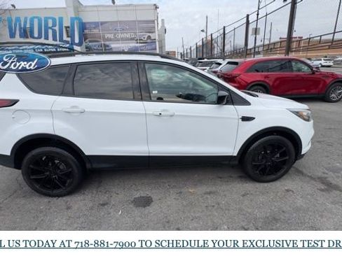 Certified 2019 Ford Escape SE image 6