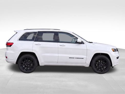 Used 2021 Jeep Grand Cherokee Laredo X AWD/4WD image 9
