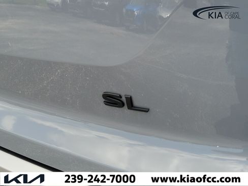 Used 2024 Nissan Pathfinder SL w/ Black Appearance Package FWD image 10
