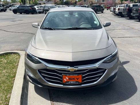 Used 2022 Chevrolet Malibu LT FWD image 4