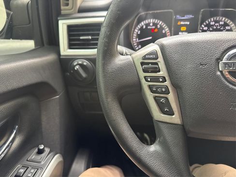 Used 2017 Nissan Titan SV RWD image 26