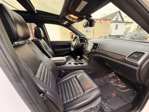 Used 2021 Jeep Grand Cherokee Limited X image 31