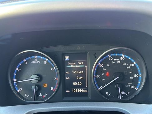 Used 2018 Toyota RAV4 LE image 22