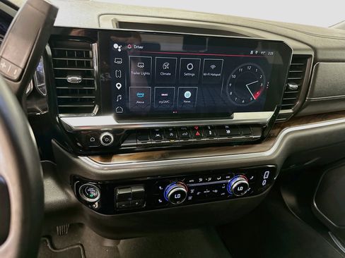 Used 2025 GMC Sierra 1500 SLT AWD/4WD image 26