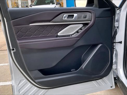 Used 2025 Ford Explorer Platinum w/ LUX Leather Package image 44