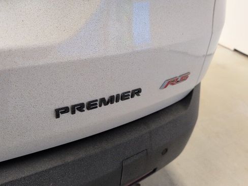 Used 2021 Chevrolet Traverse RS image 37