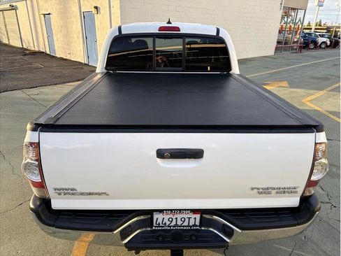 Used 2015 Toyota Tacoma PreRunner image 17