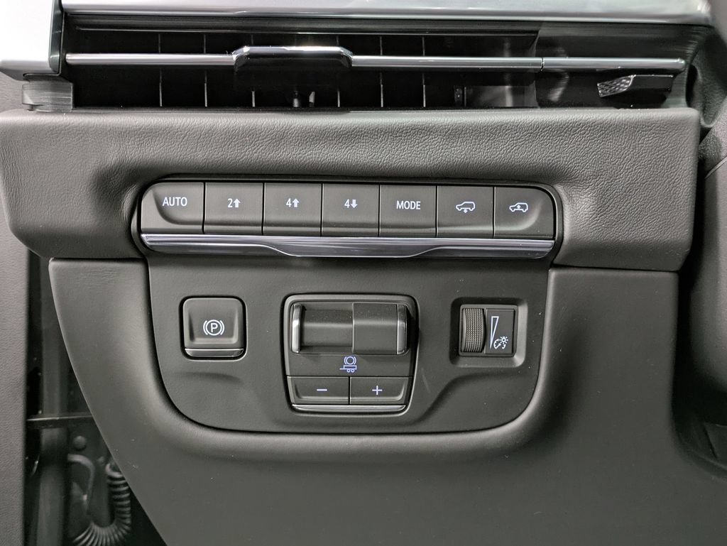 Used 2026 Cadillac Escalade Platinum Sport w/ LPO, Floor Liner Package AWD/4WD image 20