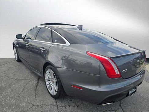 Used 2017 Jaguar XJ R-Sport image 5
