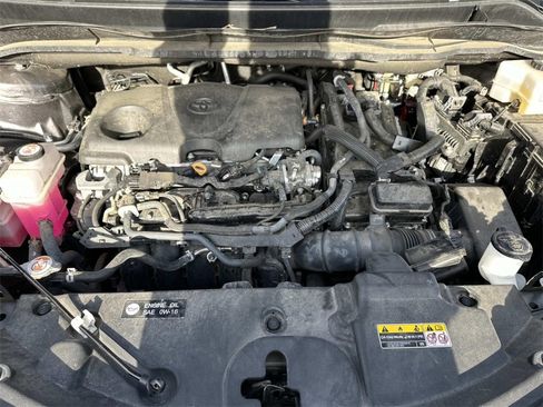 Used 2024 Toyota Sienna XLE image 11