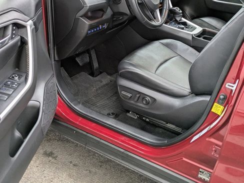 Used 2021 Toyota RAV4 Limited AWD/4WD image 37