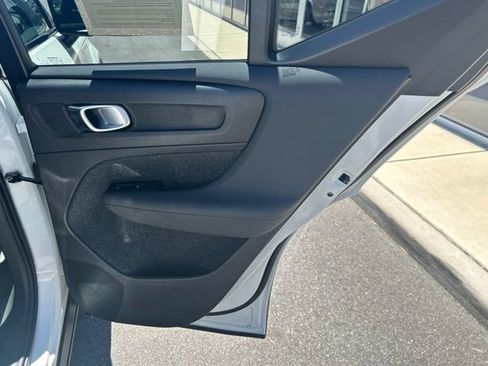 Used 2025 Volvo XC40 B5 Plus AWD/4WD image 12