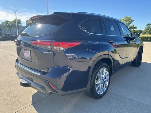 Used 2023 Toyota Highlander Limited AWD/4WD image 3