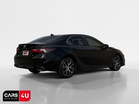 Used 2023 Toyota Camry SE FWD image 7