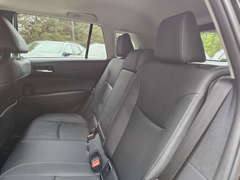 Used 2025 Toyota Corolla Cross XLE w/ Convenience Package AWD/4WD image 18