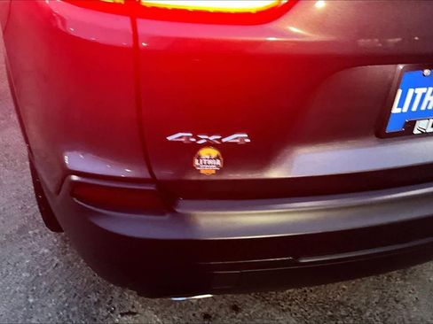 Used 2022 Jeep Cherokee Latitude Lux w/ Sun & Sound Group image 7