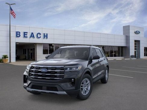 New 2026 Ford Explorer Active w/ Active Comfort Package image 3